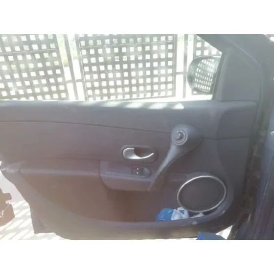 RENAULT CLIO GRANDTOUR '2009 AUTHENTIQUE GRIS OSCURO