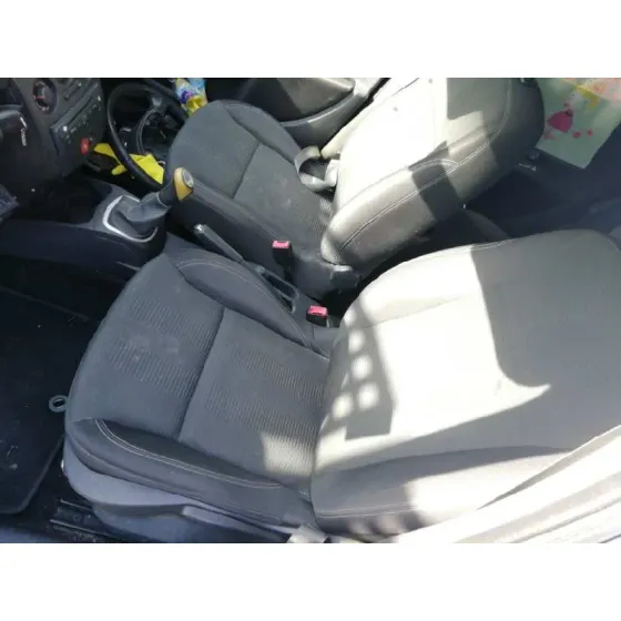 RENAULT CLIO GRANDTOUR '2009 AUTHENTIQUE GRIS OSCURO