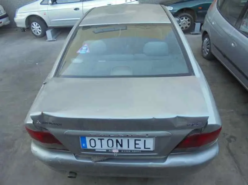 MITSUBISHI GALANT BERLINA (EA0) '1998 2000 GLS CLIMATIZADO GRIS