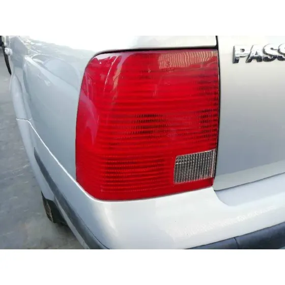 VOLKSWAGEN PASSAT BERLINA (3B2) '1997 1.8 GRIS PLATA