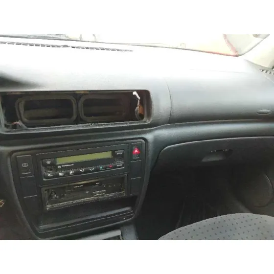 VOLKSWAGEN PASSAT BERLINA (3B2) '1997 1.8 GRIS PLATA