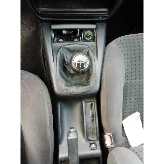 VOLKSWAGEN PASSAT BERLINA (3B2) '1997 1.8 GRIS PLATA