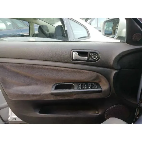 VOLKSWAGEN PASSAT BERLINA (3B2) '1997 1.8 GRIS PLATA