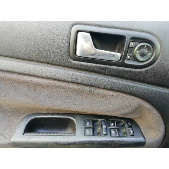 VOLKSWAGEN PASSAT BERLINA (3B2) '1997 1.8 GRIS PLATA