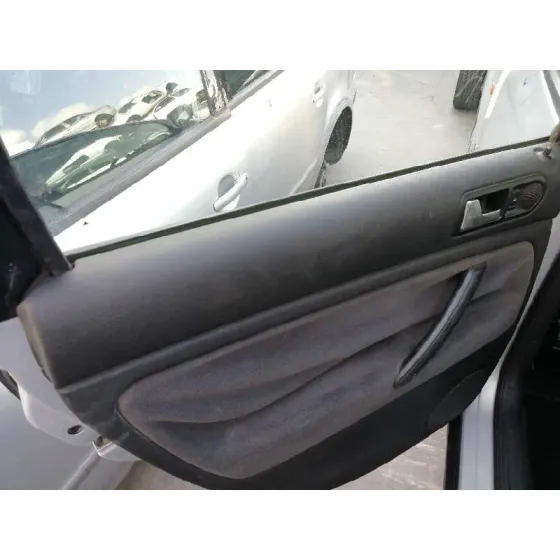 VOLKSWAGEN PASSAT BERLINA (3B2) '1997 1.8 GRIS PLATA
