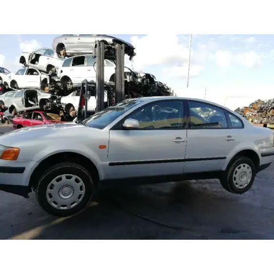 VOLKSWAGEN PASSAT BERLINA (3B2) '1997 1.8 GRIS PLATA