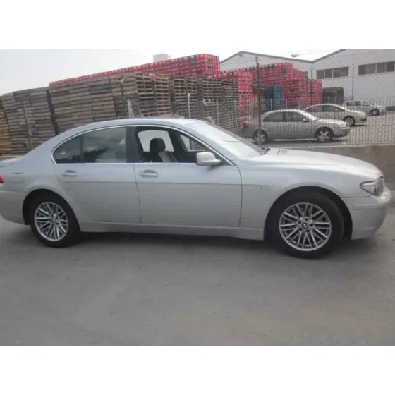 BMW SERIE 7 (E65/E66) '2004 730D GRIS