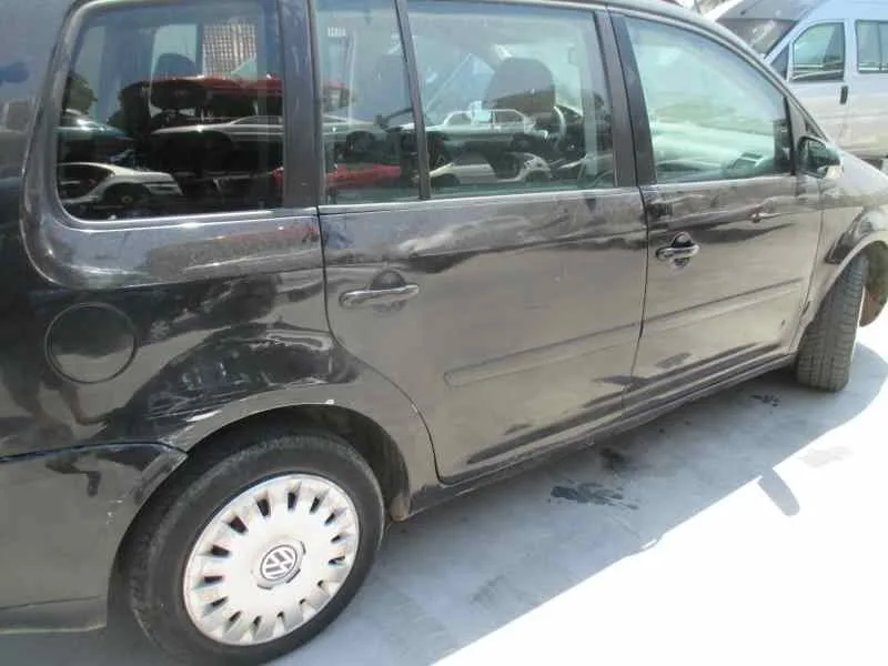 VOLKSWAGEN TOURAN (1T1) VOLKSWAGEN TOURAN (1T1) '2006 TRENDLINE NEGRO 2003
