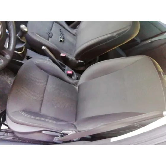 RENAULT CLIO III '2010 AUTHENTIQUE NEGRO
