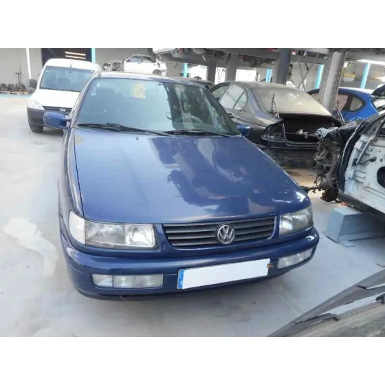 VOLKSWAGEN PASSAT BERLINA (3A2) '1994 CL GRANATE
