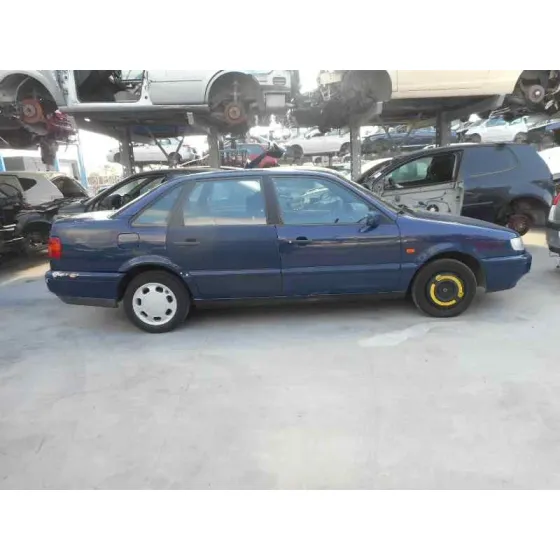 VOLKSWAGEN PASSAT BERLINA (3A2) '1994 CL GRANATE
