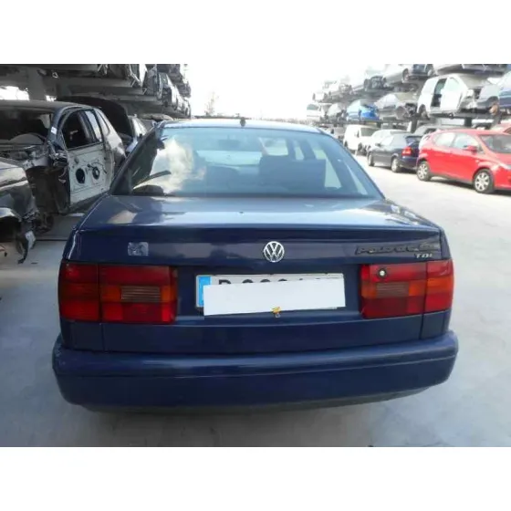 VOLKSWAGEN PASSAT BERLINA (3A2) '1994 CL GRANATE