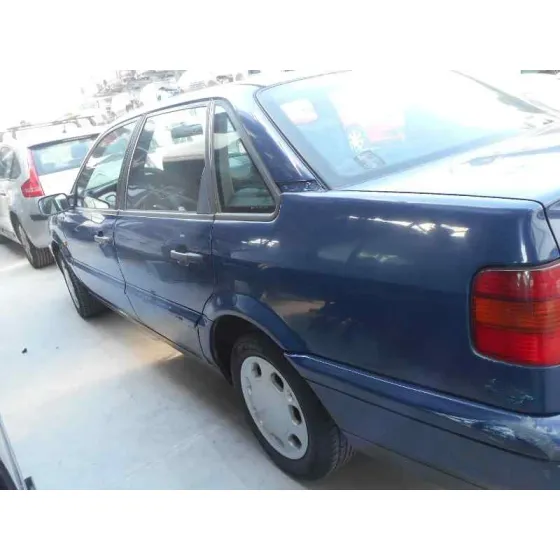 VOLKSWAGEN PASSAT BERLINA (3A2) '1994 CL GRANATE
