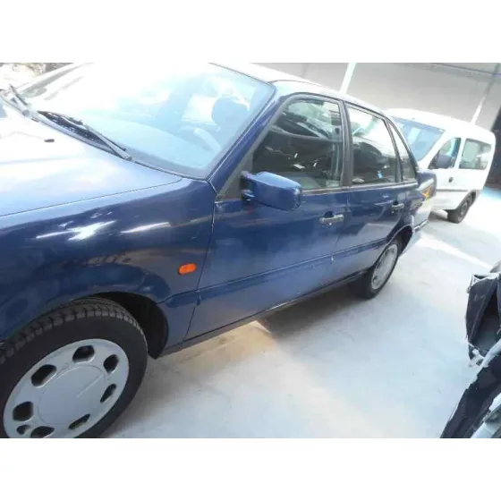 VOLKSWAGEN PASSAT BERLINA (3A2) '1994 CL GRANATE