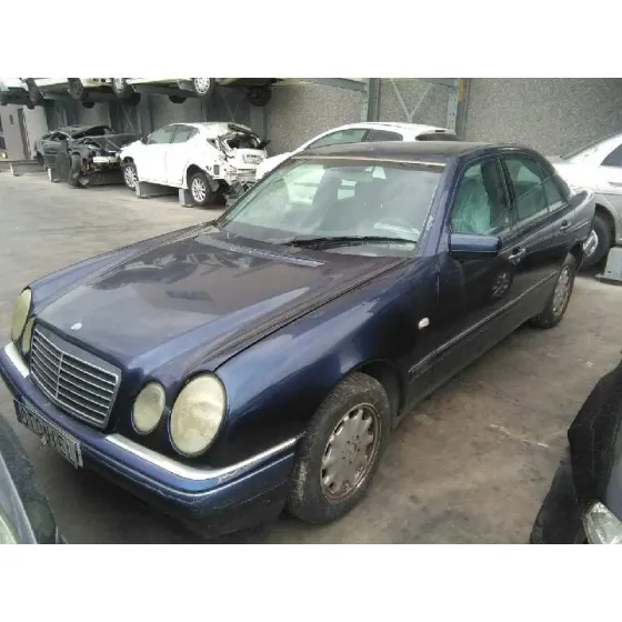 MERCEDES CLASE E (W210) BERLINA '1999 200 (210.035) AZUL MARINO