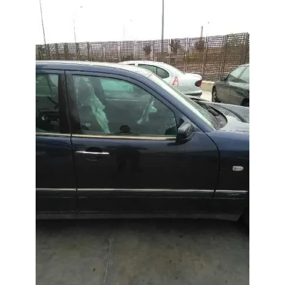 MERCEDES CLASE E (W210) BERLINA '1999 200 (210.035) AZUL MARINO