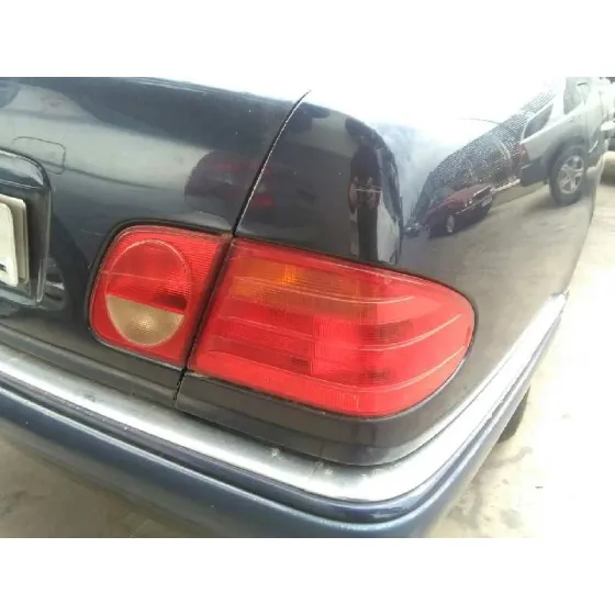 MERCEDES CLASE E (W210) BERLINA '1999 200 (210.035) AZUL MARINO