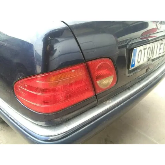 MERCEDES CLASE E (W210) BERLINA '1999 200 (210.035) AZUL MARINO