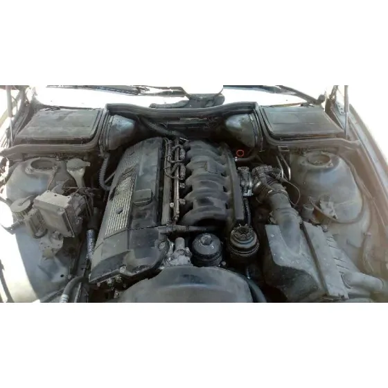 BMW SERIE 5 BERLINA (E39) '1998 2.8 24V CAT VERDE