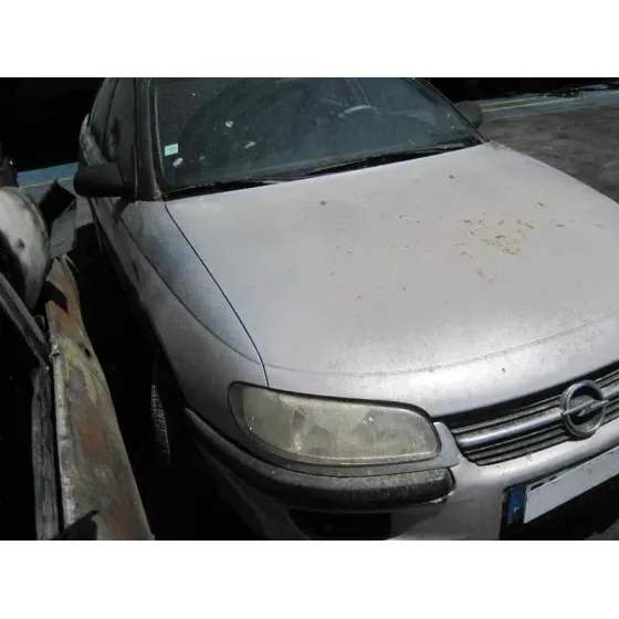 OPEL OMEGA B '1996 CD BERLINA GRIS