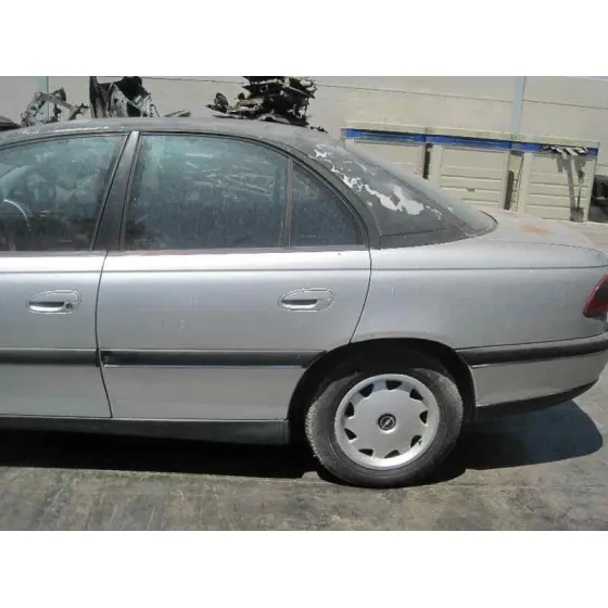 OPEL OMEGA B '1996 CD BERLINA GRIS