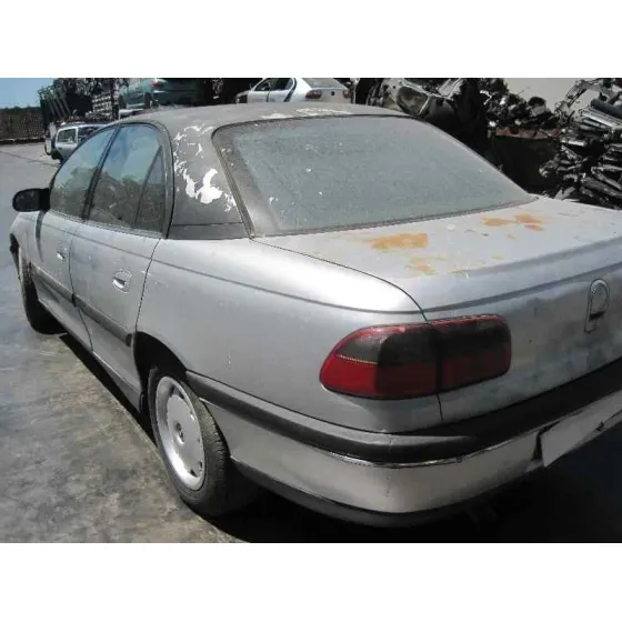 OPEL OMEGA B '1996 CD BERLINA GRIS