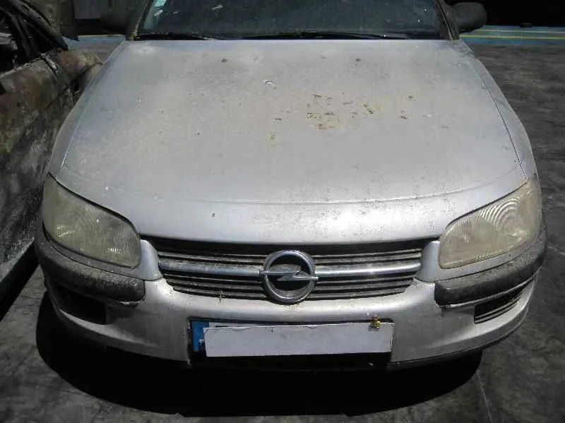 OPEL OMEGA B '1996 CD BERLINA GRIS