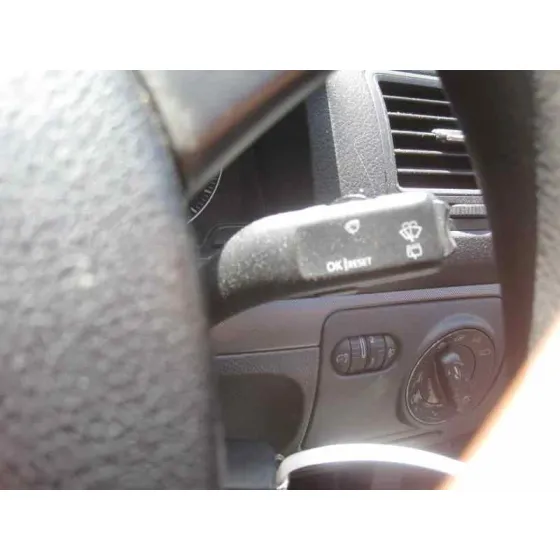 VOLKSWAGEN GOLF V BERLINA (1K1) '2005 * AZUL