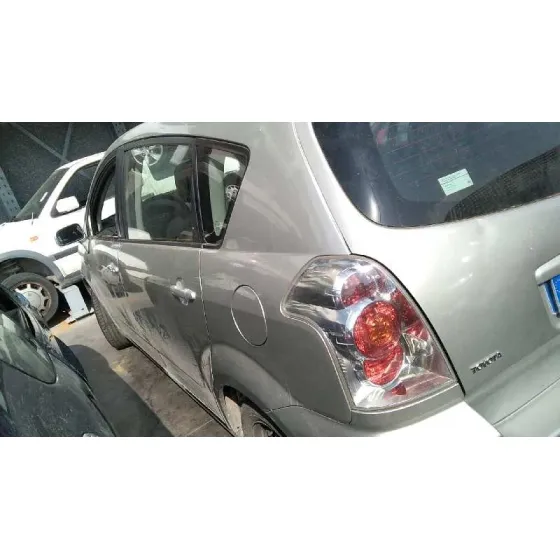 TOYOTA COROLLA VERSO (R1) '2007 2.2 TURBODIESEL CAT PLATA