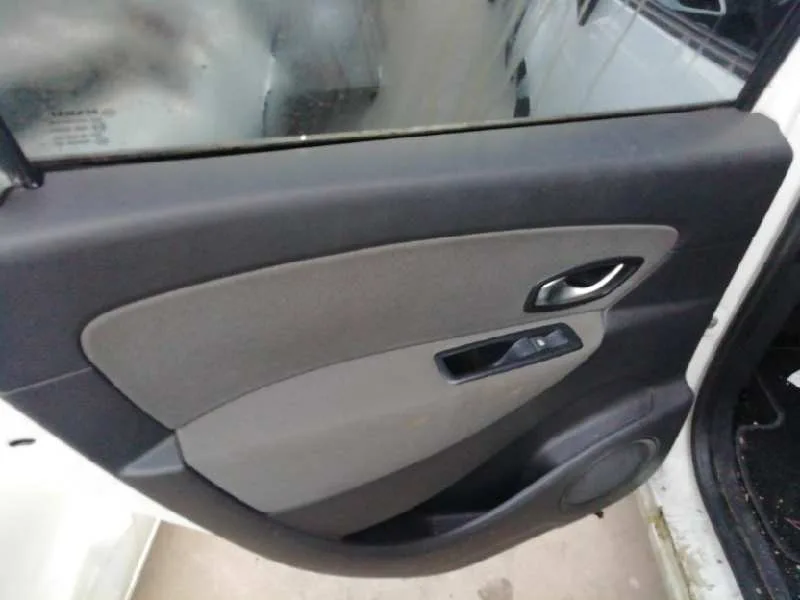 RENAULT SCENIC III RENAULT SCENIC III '2011 1.5 DCI DIESEL FAP BLANCO 2009