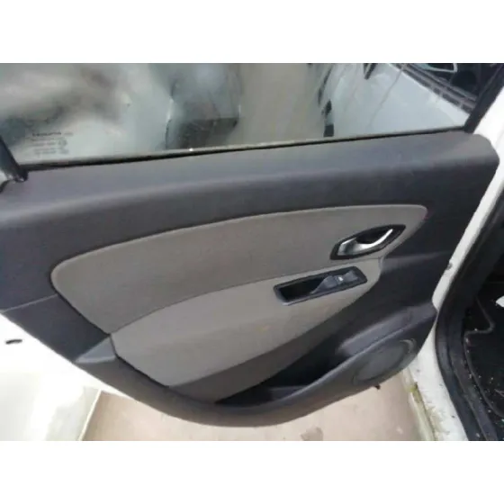 RENAULT SCENIC III '2011 1.5 DCI DIESEL FAP BLANCO
