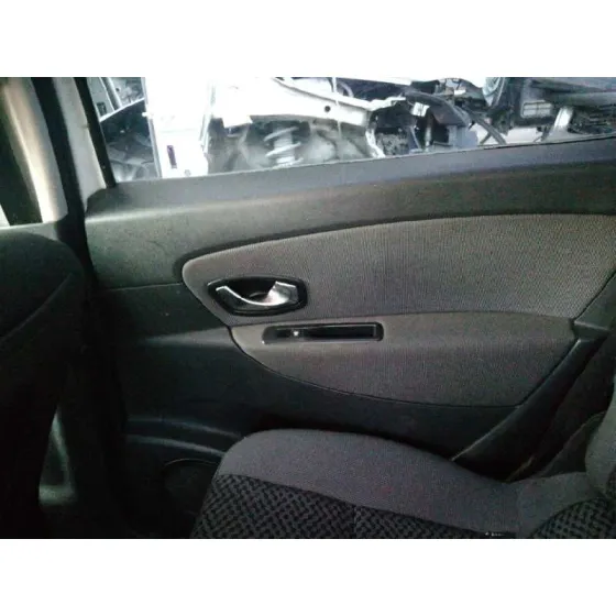 RENAULT SCENIC III '2011 1.5 DCI DIESEL FAP BLANCO
