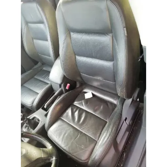 VOLKSWAGEN GOLF V BERLINA (1K1) '2006 1.6 GRIS OSCURO