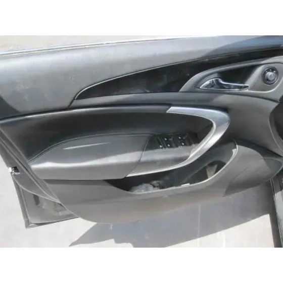 OPEL INSIGNIA BERLINA '2011 COSMO NEGRO