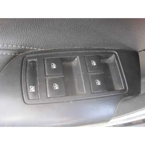 OPEL INSIGNIA BERLINA '2011 COSMO NEGRO