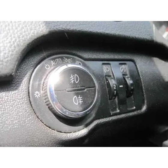OPEL INSIGNIA BERLINA '2011 COSMO NEGRO