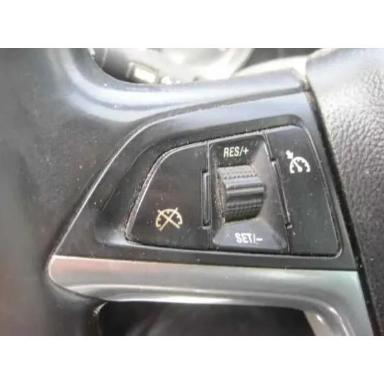OPEL INSIGNIA BERLINA '2011 COSMO NEGRO