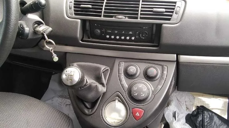 PEUGEOT 807 PEUGEOT 807 '2005 2.0 HDI FAP CAT GRIS ANTRACITA 2002