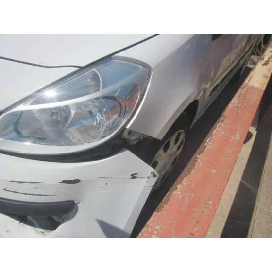 RENAULT CLIO III '2008 AUTHENTIQUE BLANCO