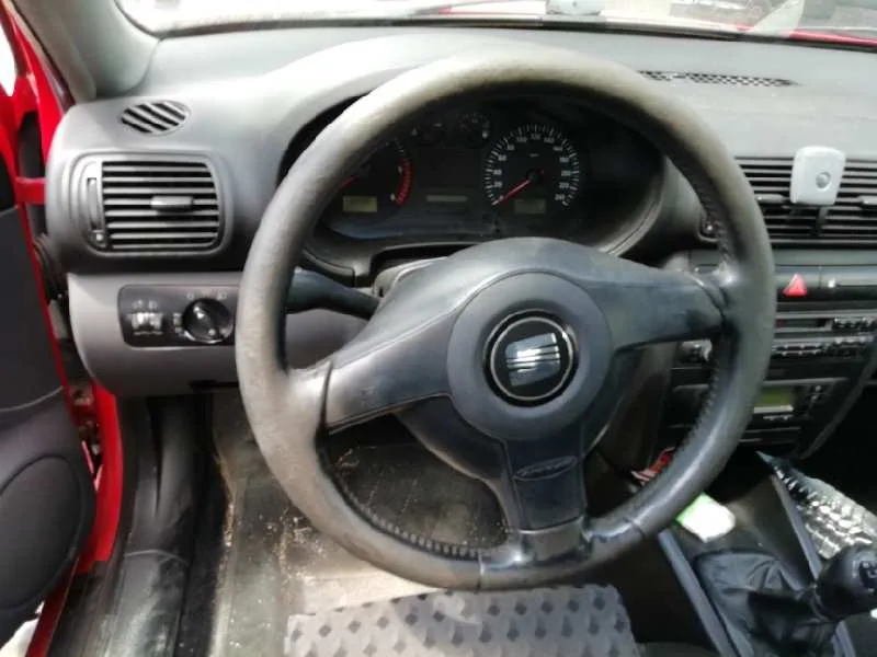 SEAT LEON (1M1) SEAT LEON (1M1) '2000 STELLA ROJO 1999