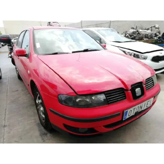 SEAT LEON (1M1) '2000 STELLA ROJO