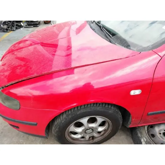 SEAT LEON (1M1) '2000 STELLA ROJO