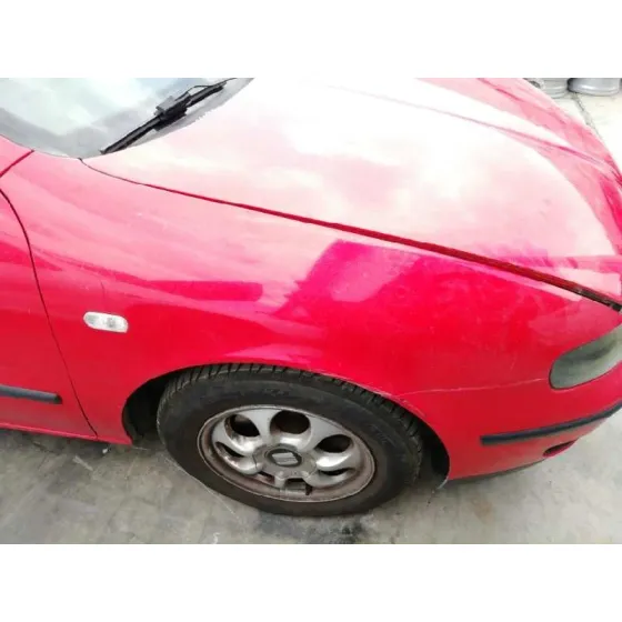 SEAT LEON (1M1) '2000 STELLA ROJO
