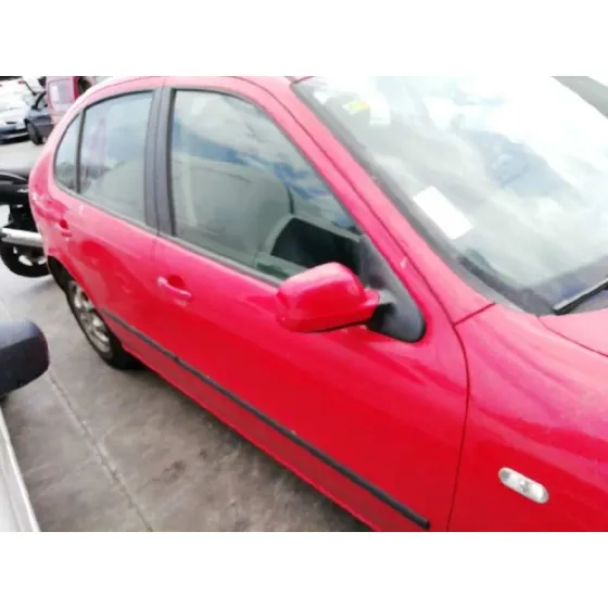 SEAT LEON (1M1) '2000 STELLA ROJO