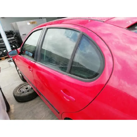 SEAT LEON (1M1) '2000 STELLA ROJO