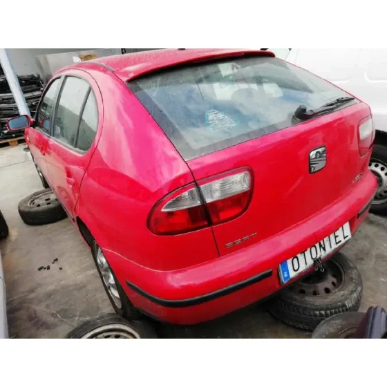 SEAT LEON (1M1) '2000 STELLA ROJO