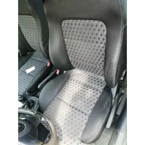 SEAT LEON (1M1) '2000 STELLA ROJO