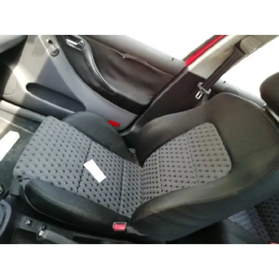 SEAT LEON (1M1) '2000 STELLA ROJO