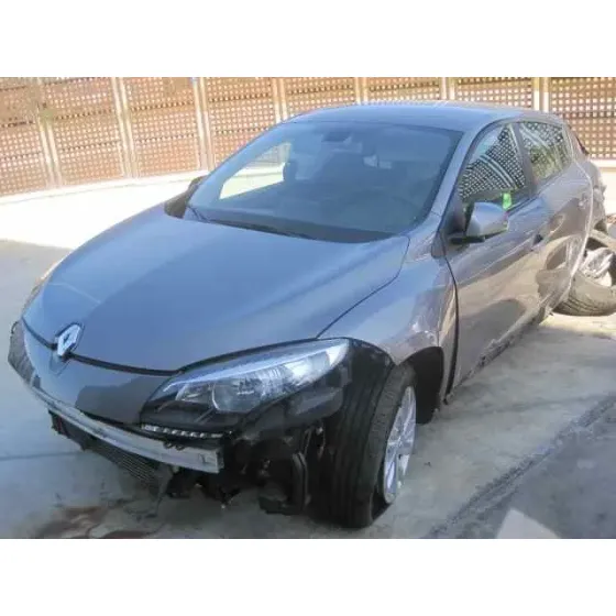 RENAULT MEGANE III BERLINA 5 P '2013 BOSE EDITION GRIS CENIZA