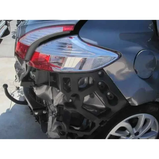 RENAULT MEGANE III BERLINA 5 P '2013 BOSE EDITION GRIS CENIZA